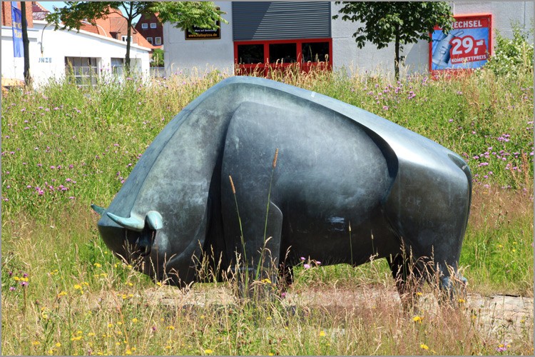 Pomnik żubr Rendsburg Georg Hartje